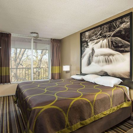 Super 8 By Wyndham Sevierville Riverside Экстерьер фото