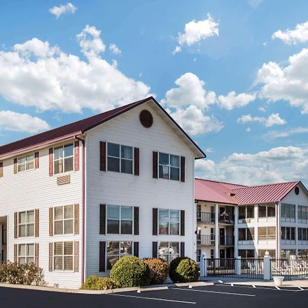 Super 8 By Wyndham Sevierville Riverside Экстерьер фото